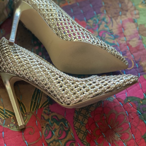 Nine West Gold Woven Heels - Picture 8 of 11
